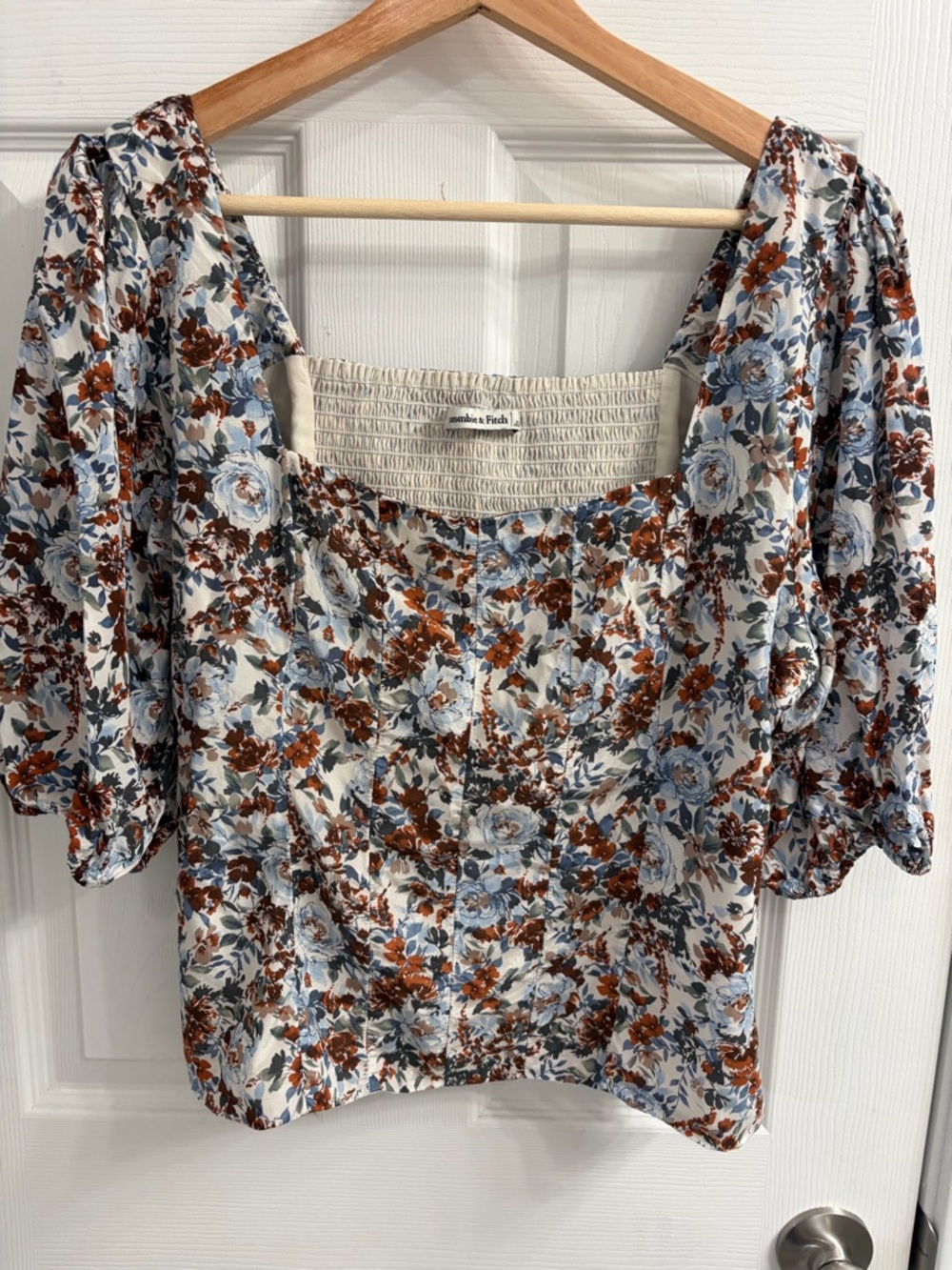 Abercrombie & Fitch Floral Puff Sleeve Blouse in White, Blue & Brown